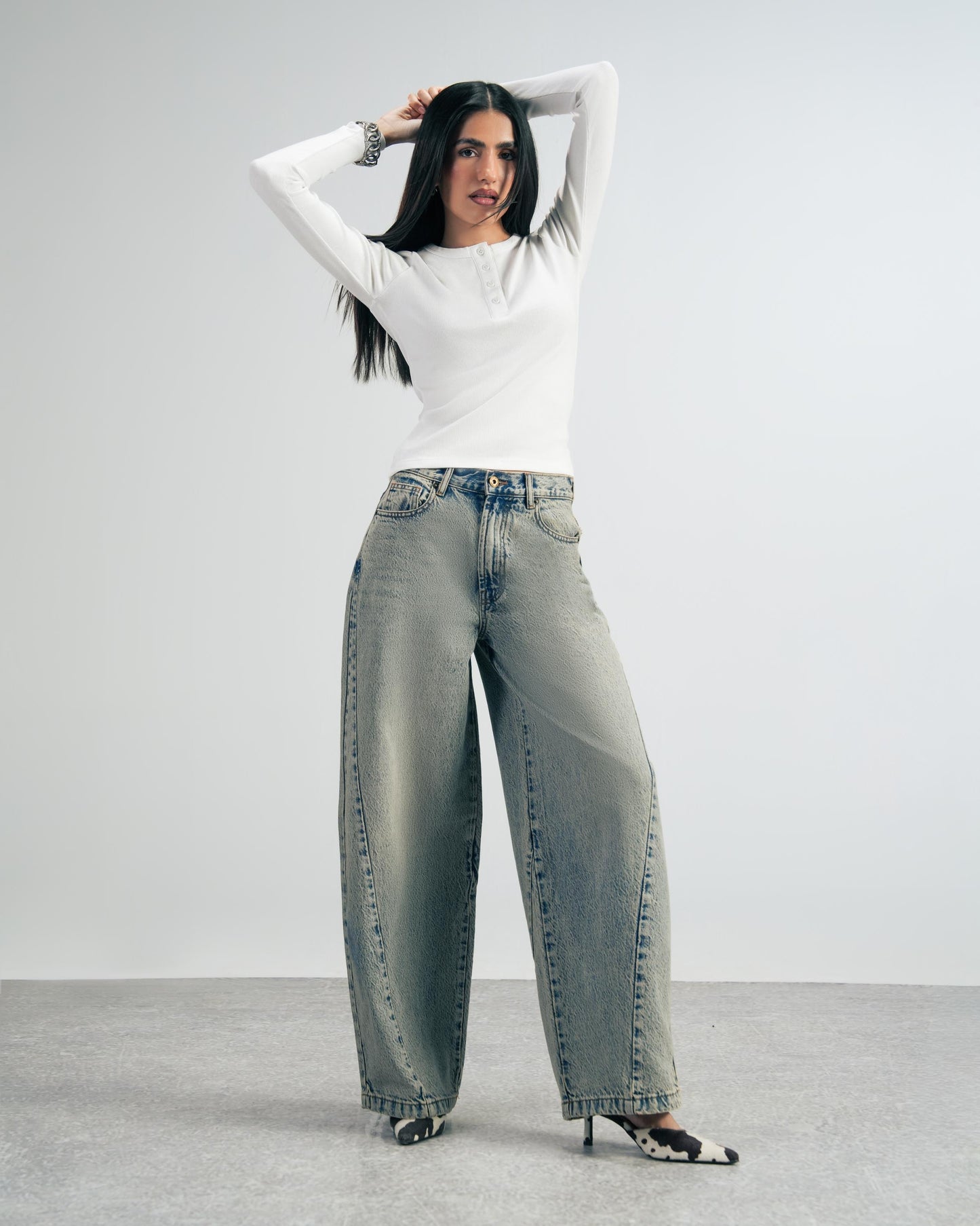 Frosty Barrel Jeans