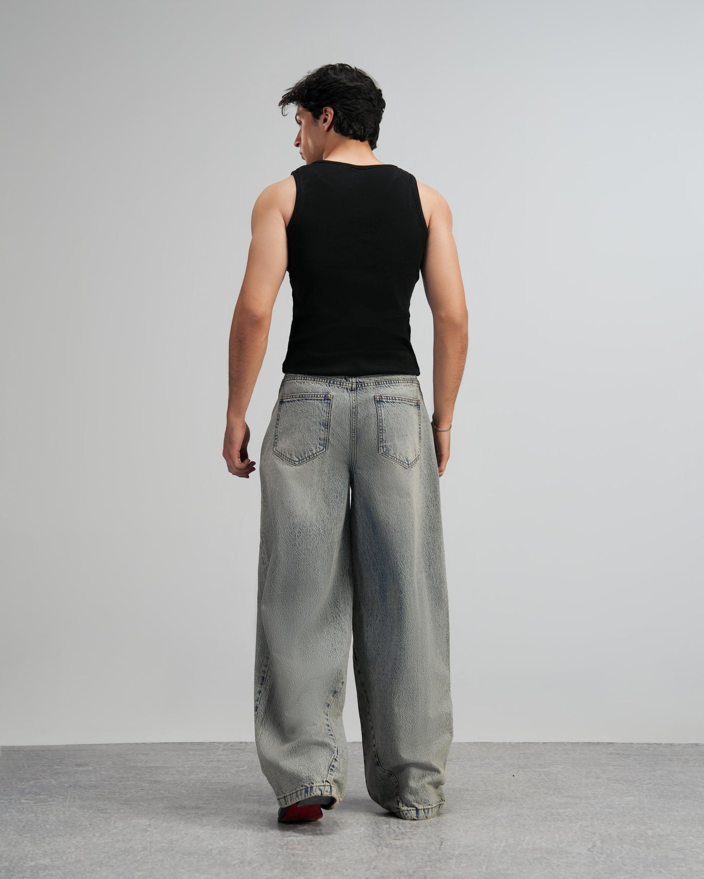 Frosty Barrel Jeans