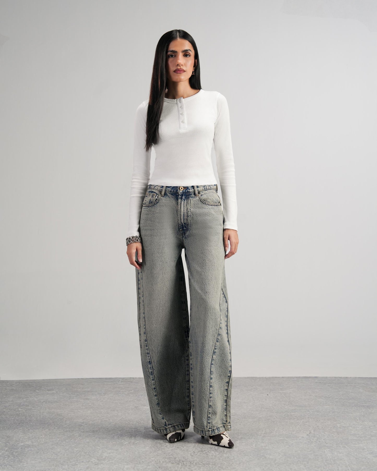 Frosty Barrel Jeans