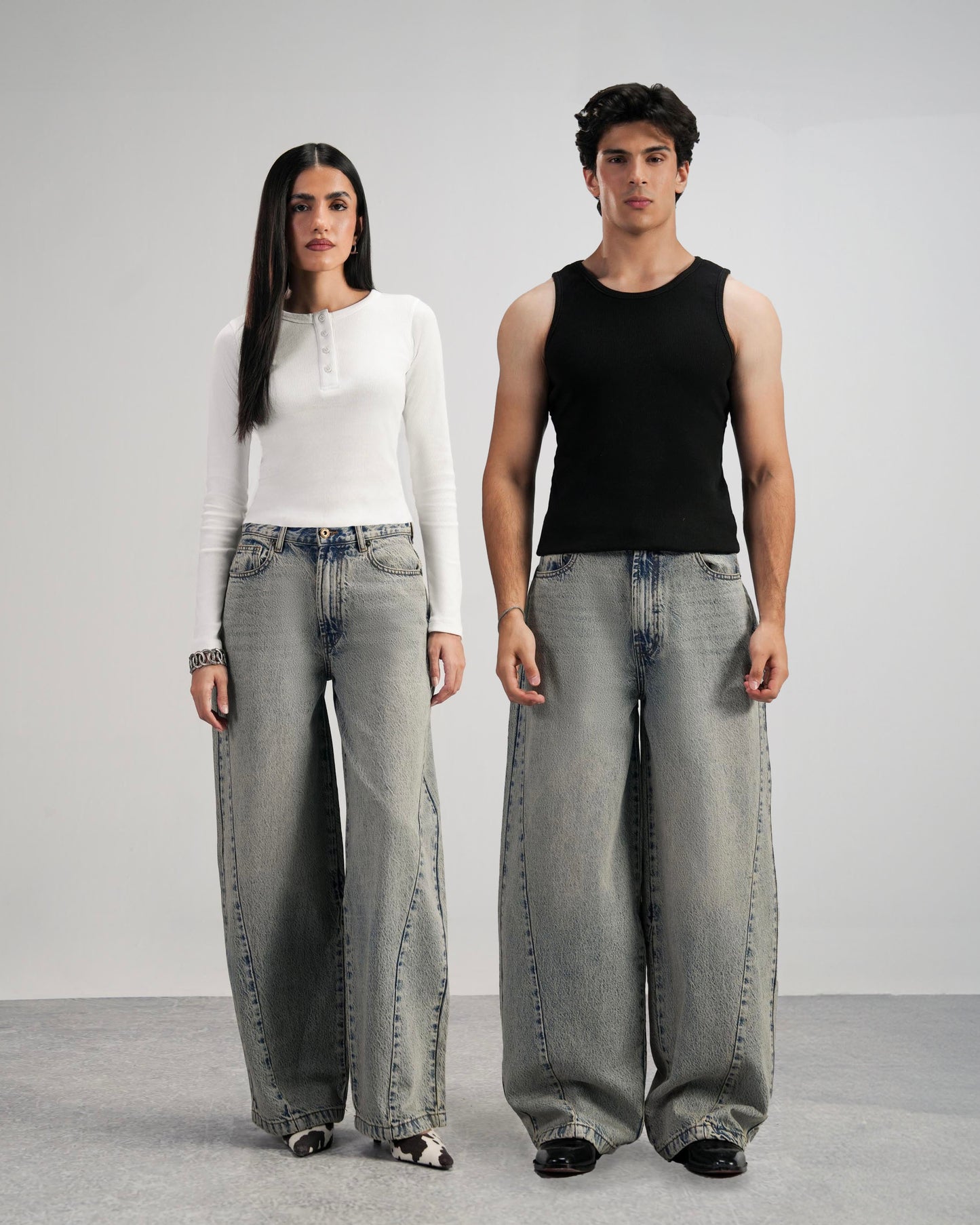 Frosty Barrel Jeans